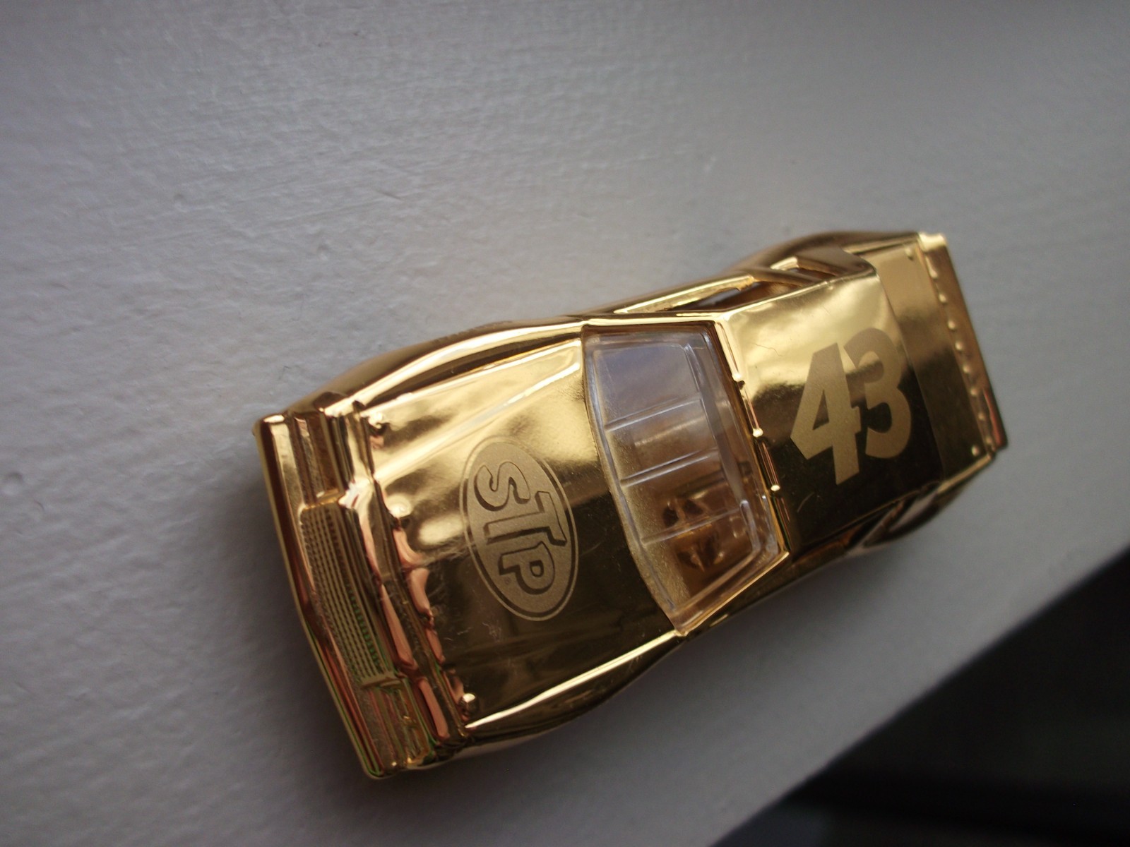 RICHARD PETTY VINTAGE 1981 BUICK REGAL RACING CHAMPIONS 1/64 24 KT. GOLD NASCAR