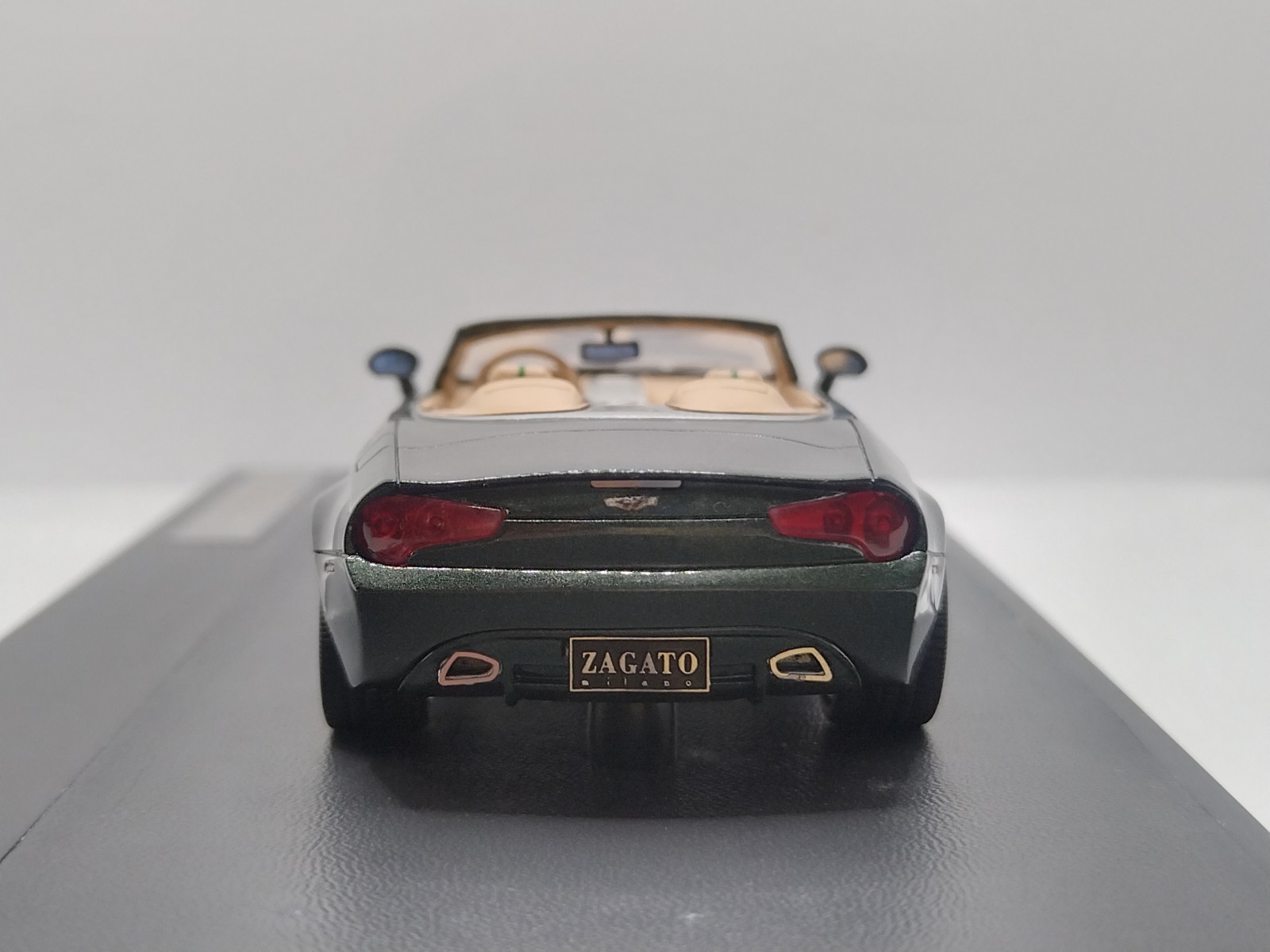 MATRIX 1/43 Aston Martin DB9 Spyder Centennial Zagato 2013. Extremely Rare!