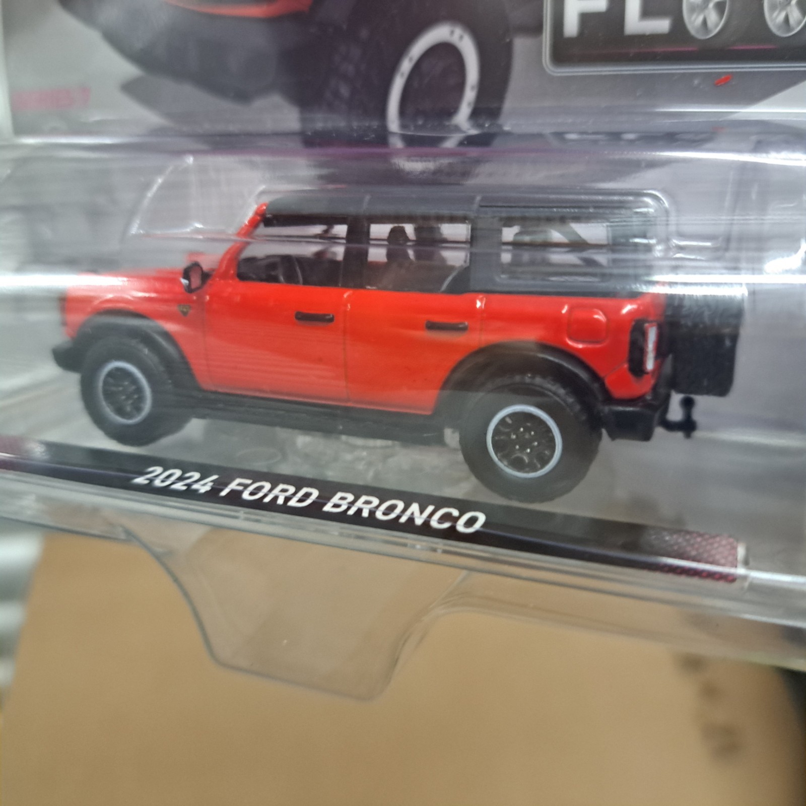 Green Light 1:64 Showroom Floor Series 7 – 2024 Ford Bronco