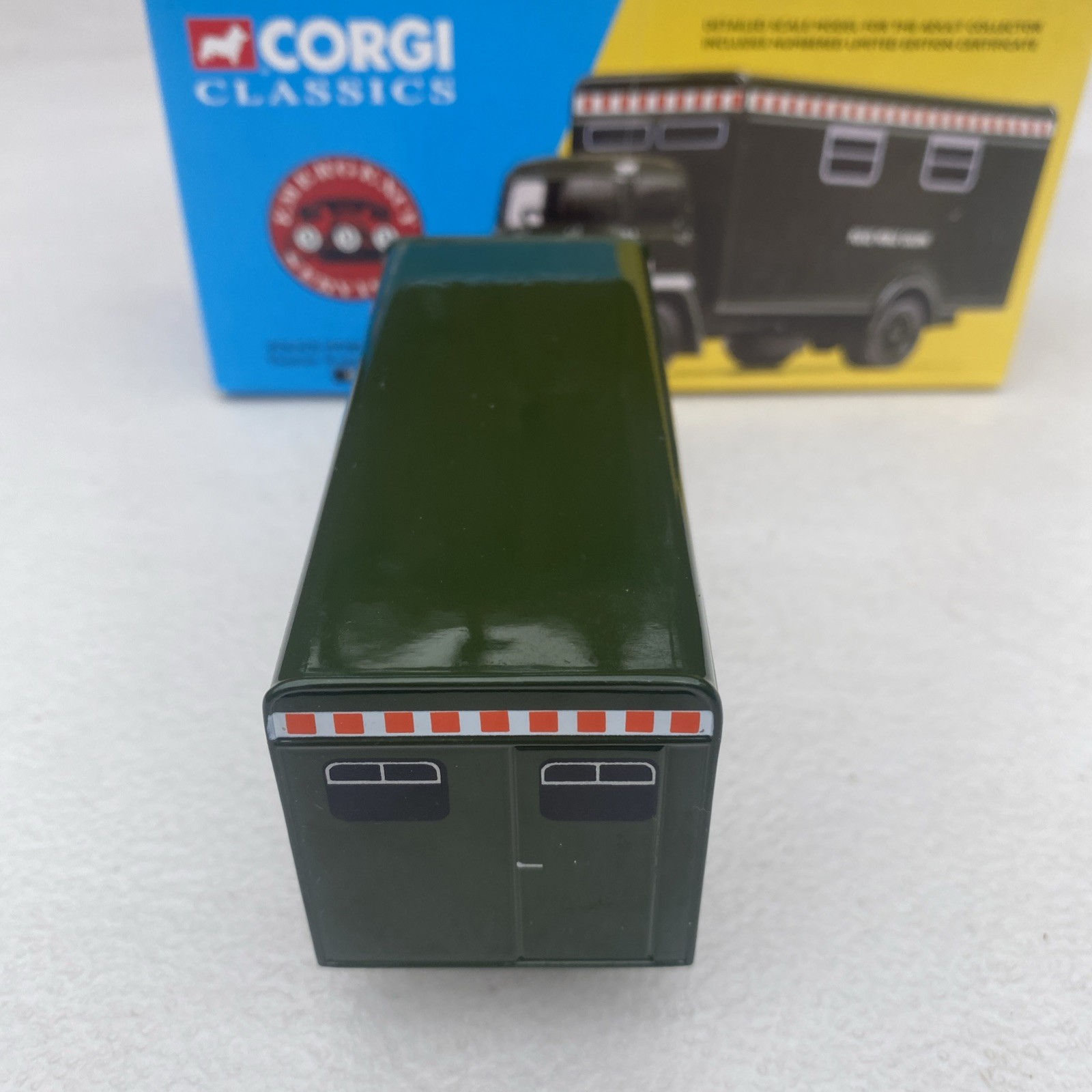 Corgi Classics 30307 Police Mobile Column Thames Trader Control Unit 1:50 Scale