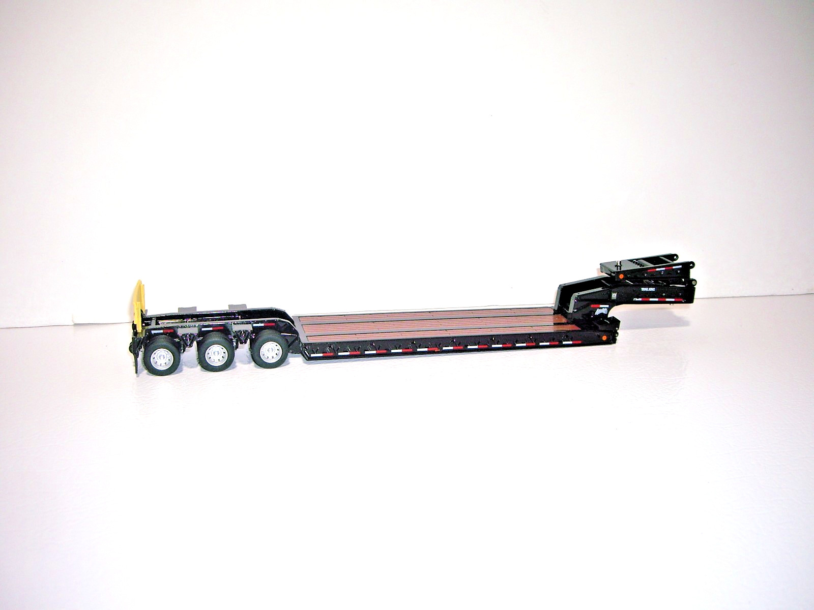 DIECAST MASTERS 1/64 PETE 589 & TRAILKING LOWBOY, JEEP&BOOSTER SAME SCALE AS DCP