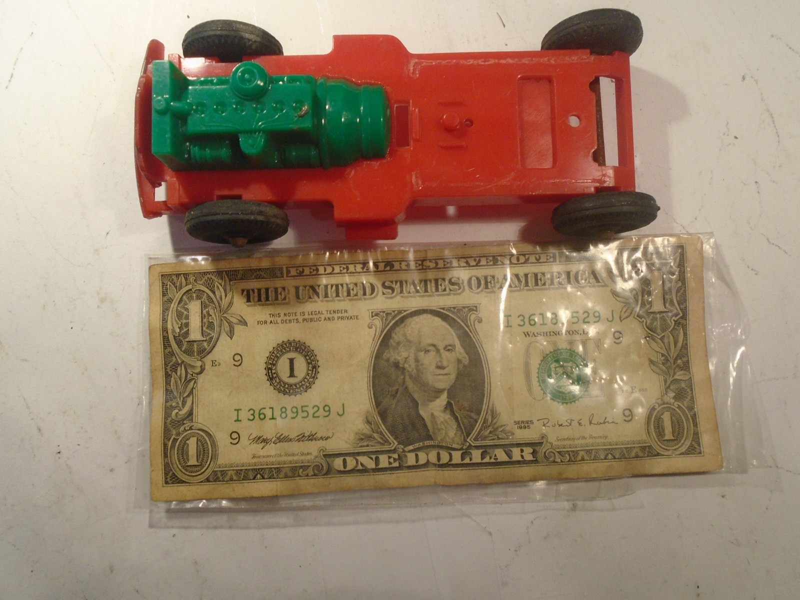 HULBY KIDDIE TOY TRUCK PLASTIC BASE CHASSIE, MOTOR AND WHEEL SET 1-185-1