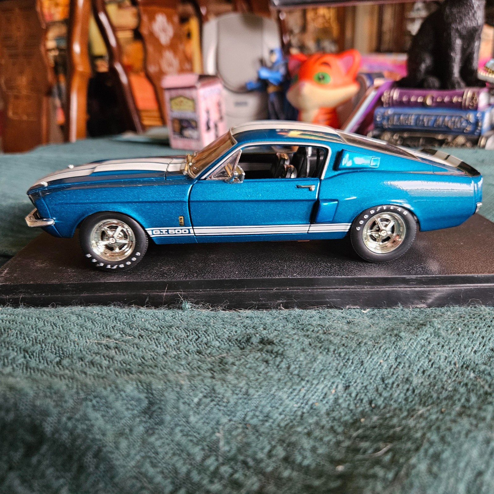 Hot Wheels Legends Set – 1/24 1967 Blue GT500 and 1/64 wht 67 GT500 unopened box
