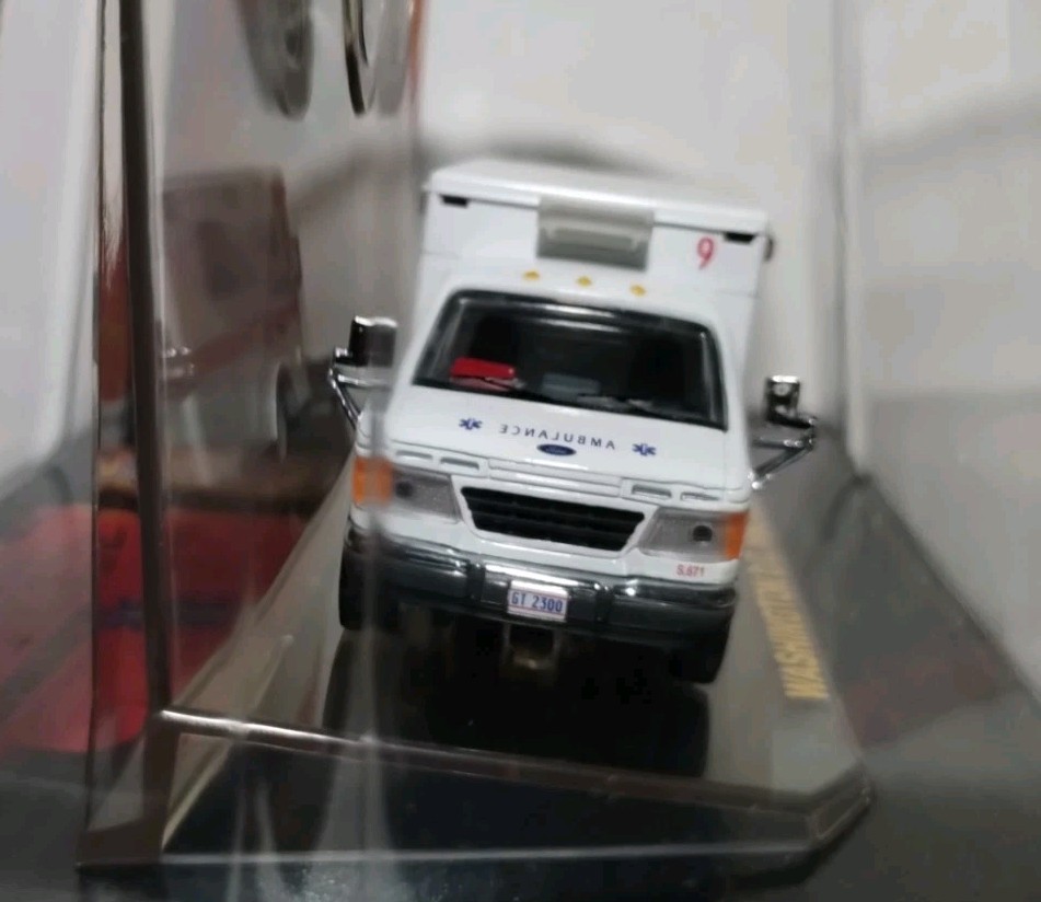 Code 3 – Ford Ambulance 9 E-350 – Washington, DC – Model #12060
