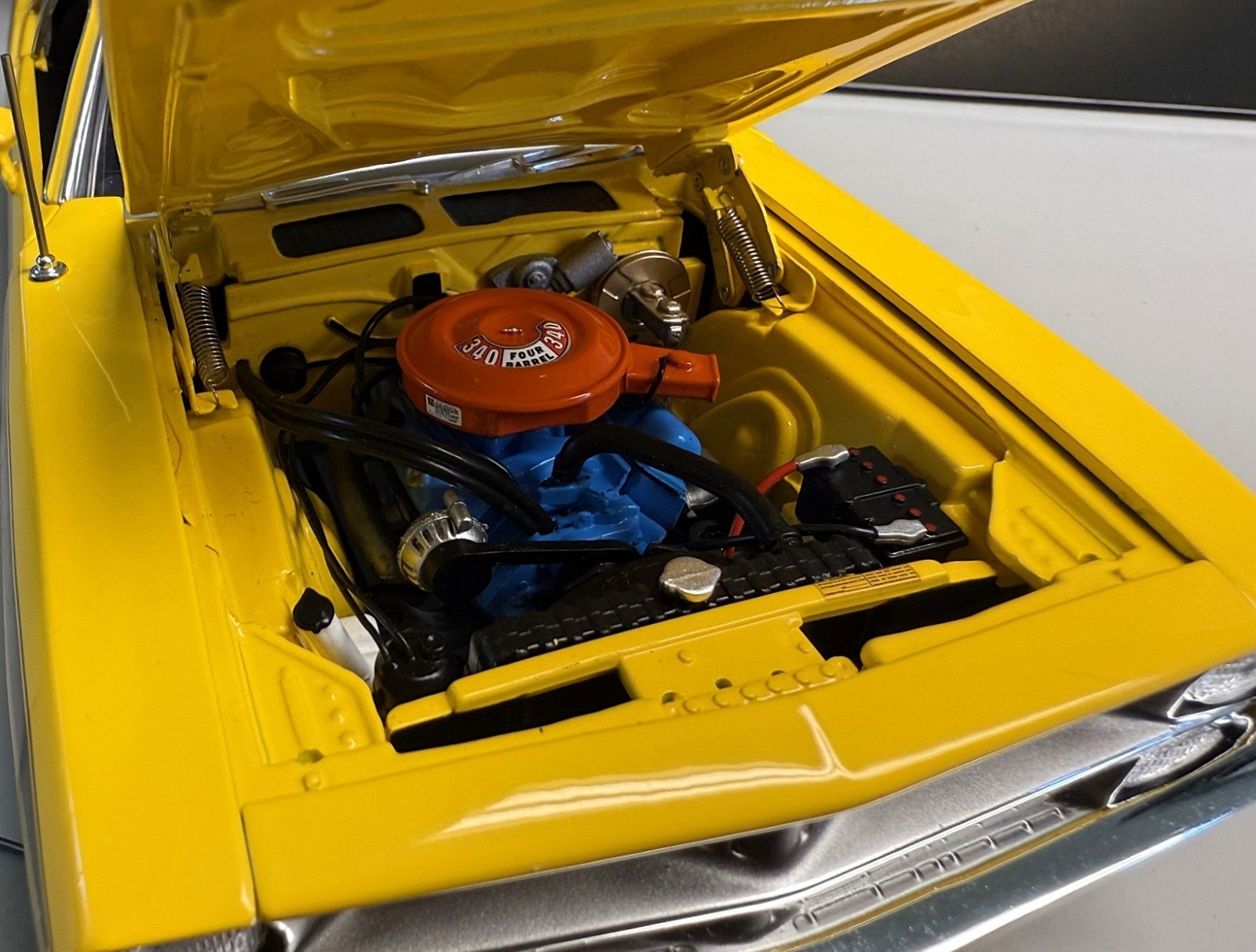 1/18 SCALE, YCID, 1972 CUDA 340, FIRST STOCK 1972 CUDA MADE IN 1/18 SCALE !