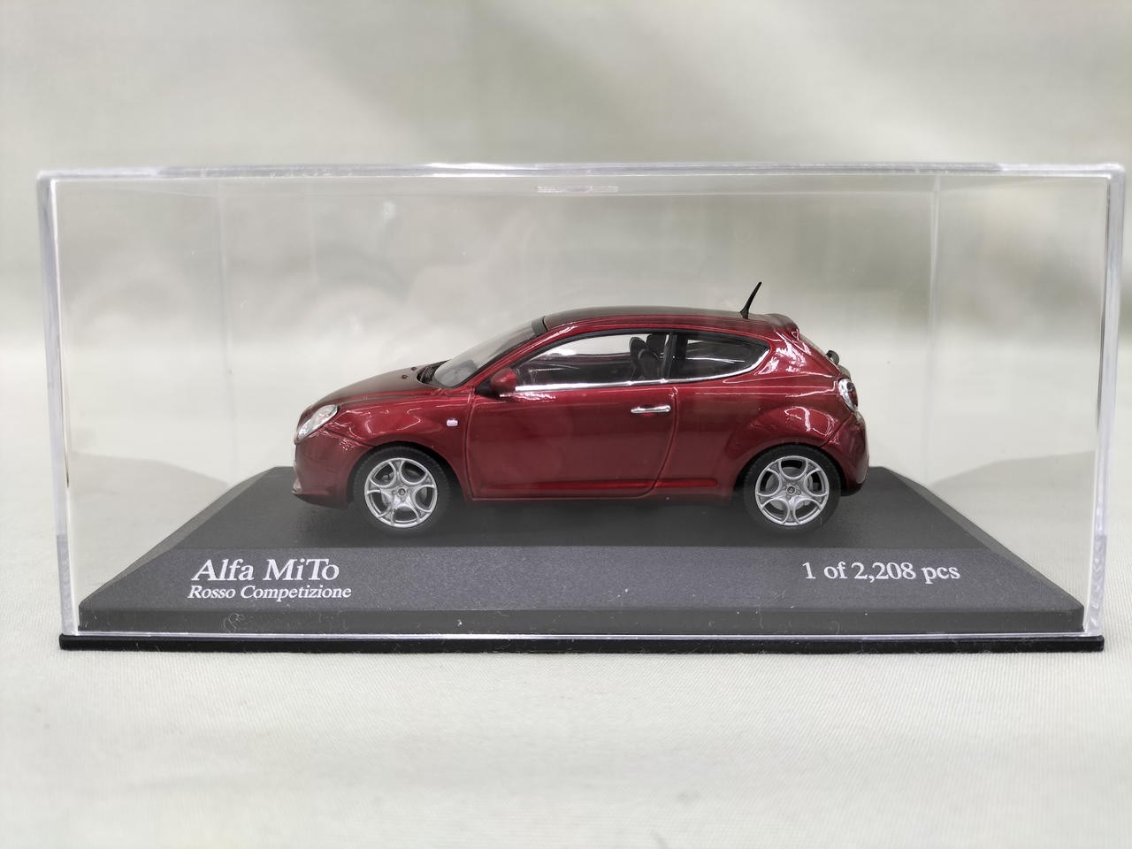 MINICHAMPS Red Metallic Alfa Mito 2009