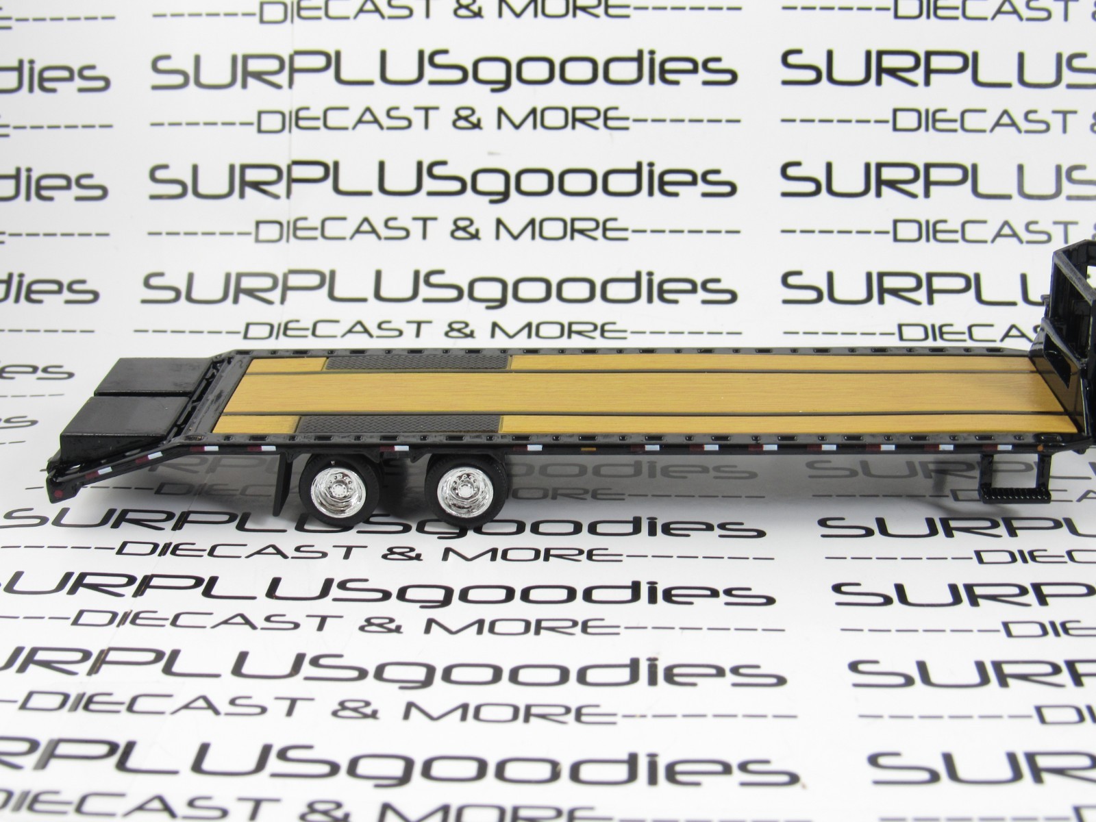 Greenlight 1:64 White 2019 FORD F-350 F350 LARIAT Dually w/Gooseneck Trailer BLK