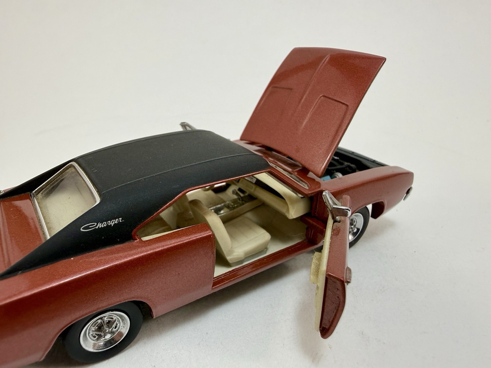 Franklin Mint B11RJ56 1968 Dodge Charger R/T Beaten Copper 1:43 Diecast Model