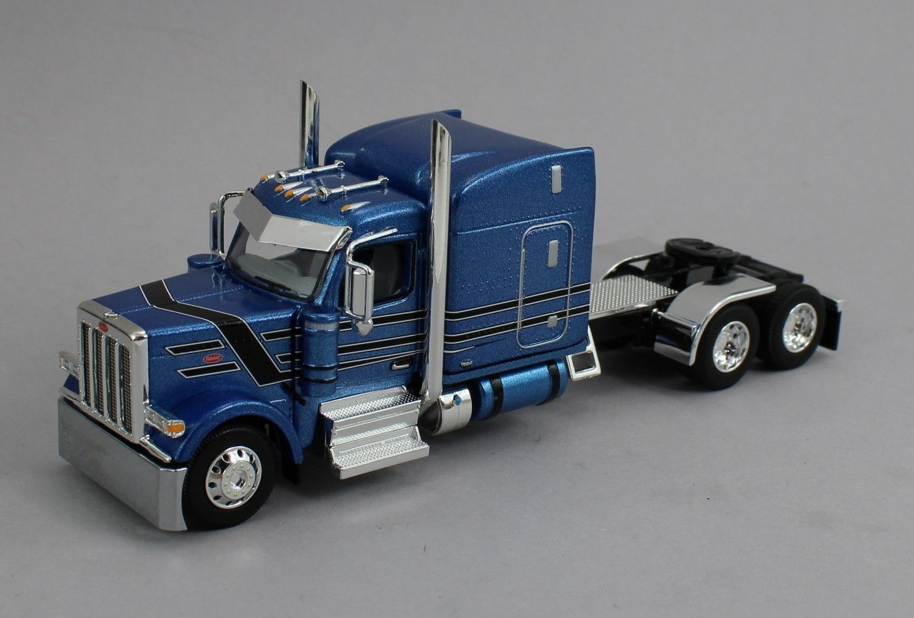 DCP 1:64 *BLUE & BLACK* Peterbilt 589 Midroof w/BLACK Wilsn Livestock Trailer