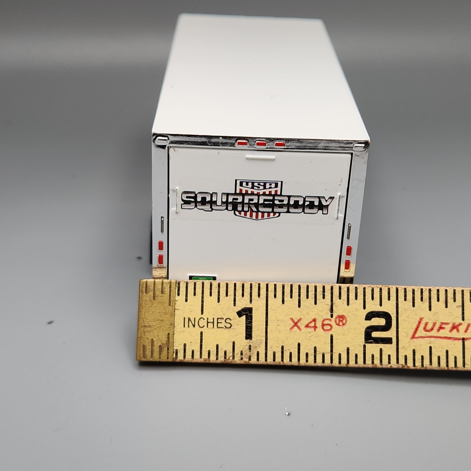Enclosed car trailer w opening door Collectible 1/64 Scale Collector Car
