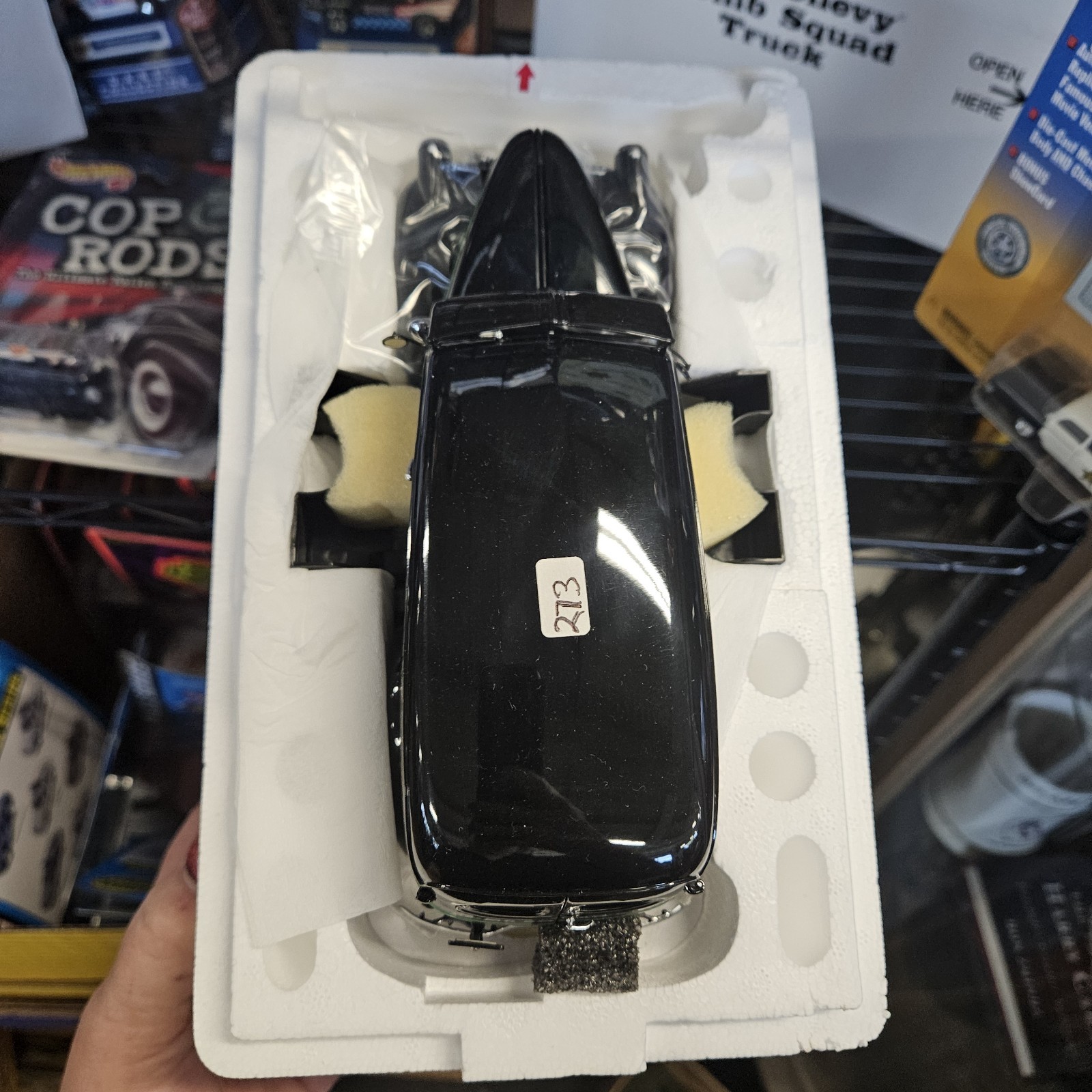 DANBURY MINT DIECAST: 1940’s CHEVY BOMB SQUAD TRUCK, 1:24.