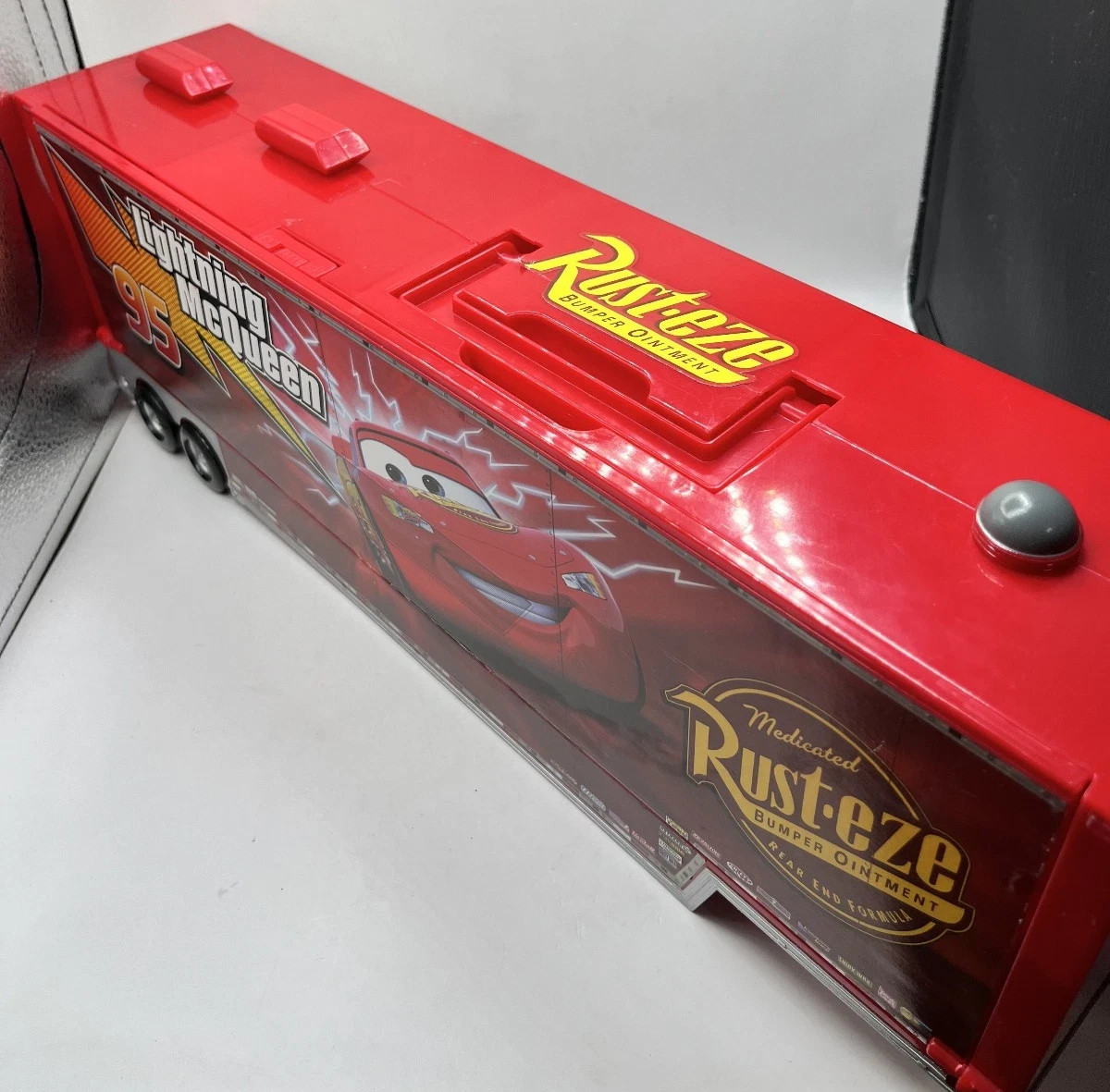 Disney CARS Lightning McQueen Car Carrier Semi Mack Truck Car Hauler 24″ Toy