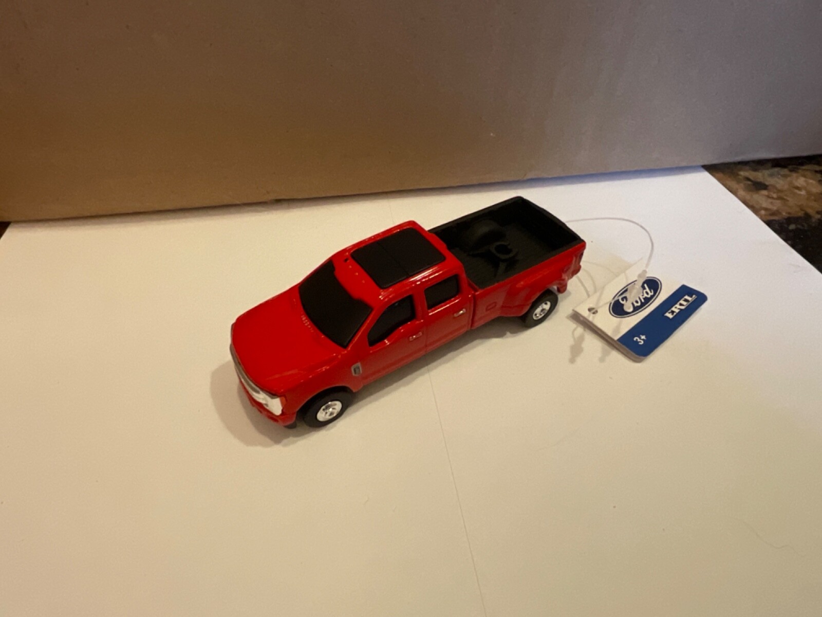 Ertl 1/64 1:64 diecast Collect N Play 2020 Ford F-350 dually pickup red
