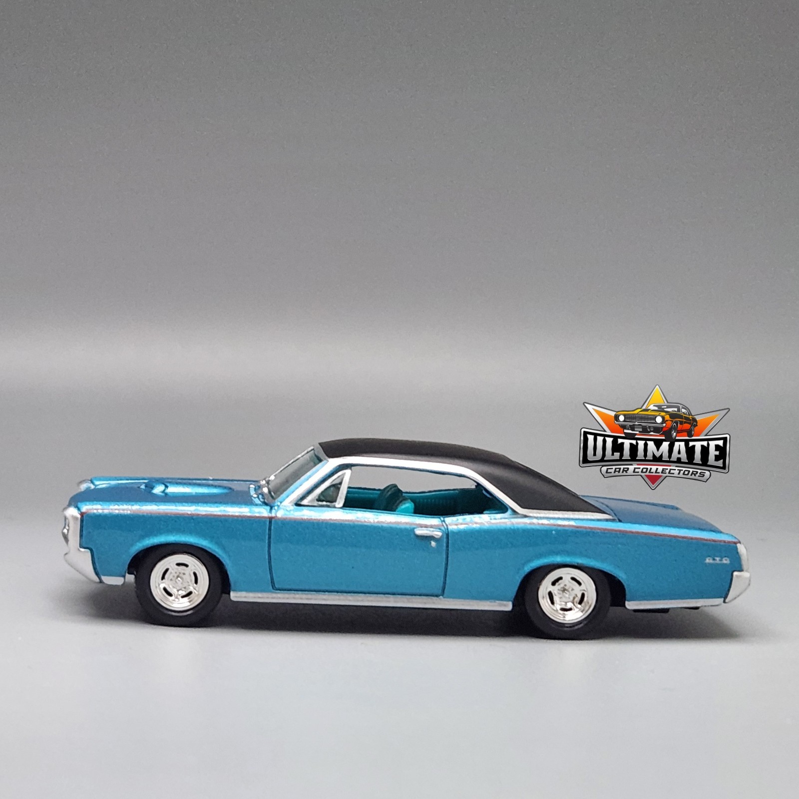 1966 66 Pontiac GTO Collectible 1/64 Scale Diecast Model Collector Car