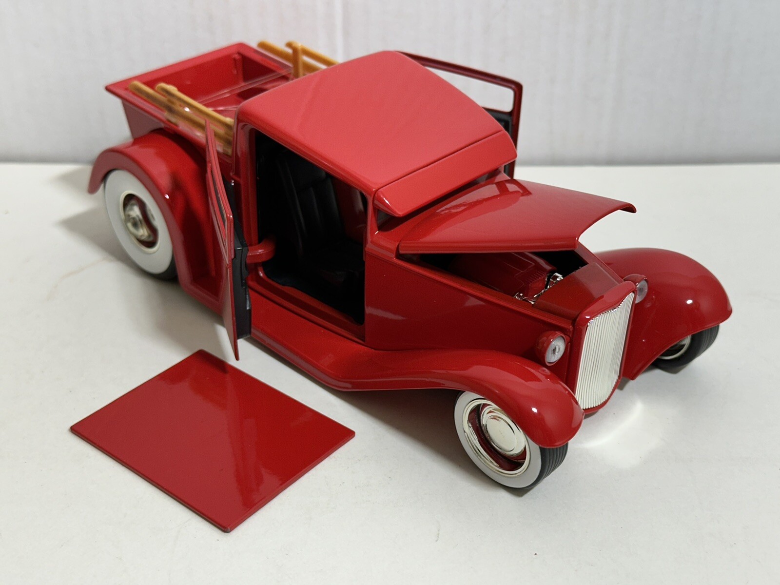 JADA D-RODS 1932 FORD RED 1:24 DIECAST MODEL CAR NEW NO BOX