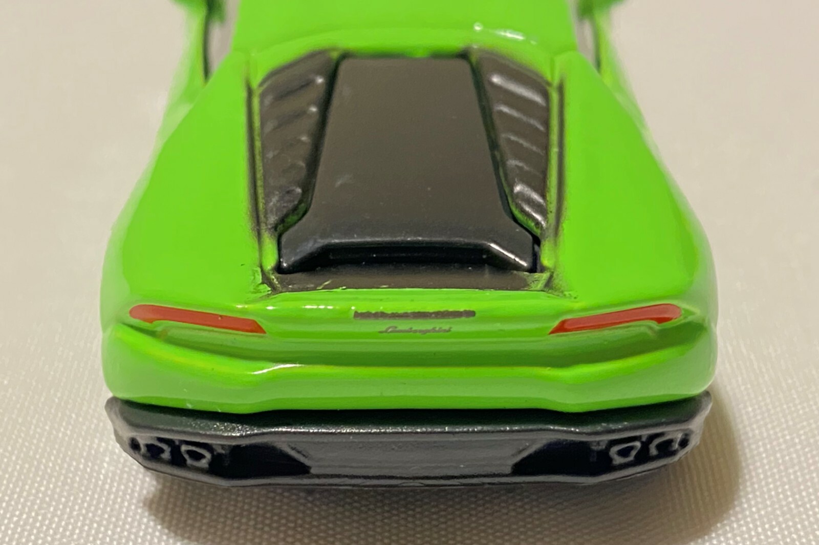 NWOB Maisto Lamborghini Huracan LP Pulse Secure Green Cars Toys Diecast