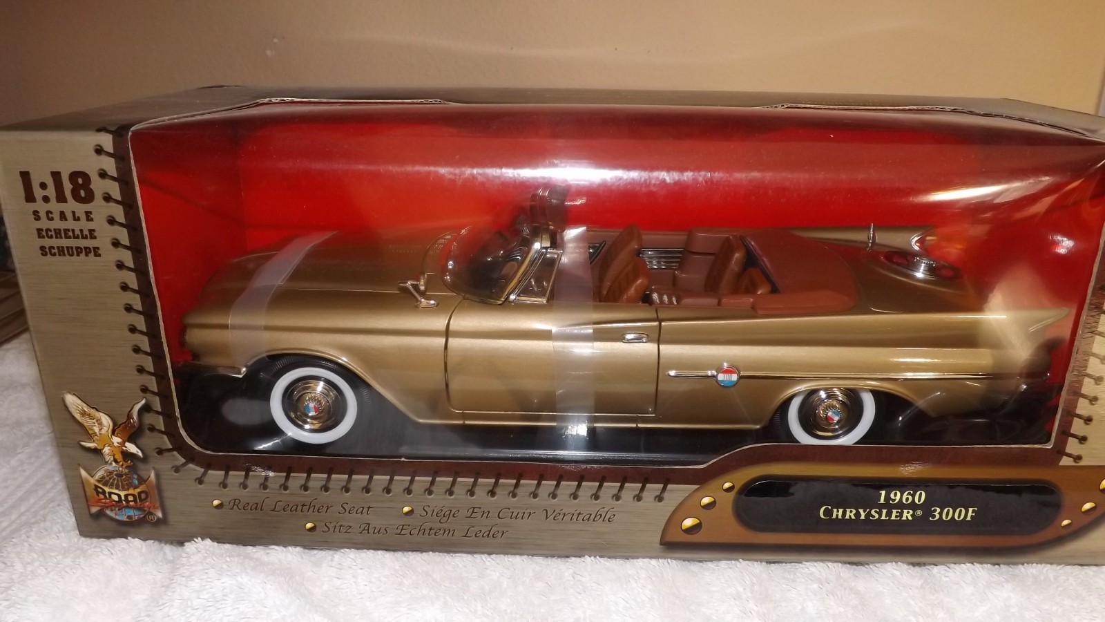 Road Signature 1/18 Chrysler 300 F 1961 Bronze Leather seats Diecast Car NIB
