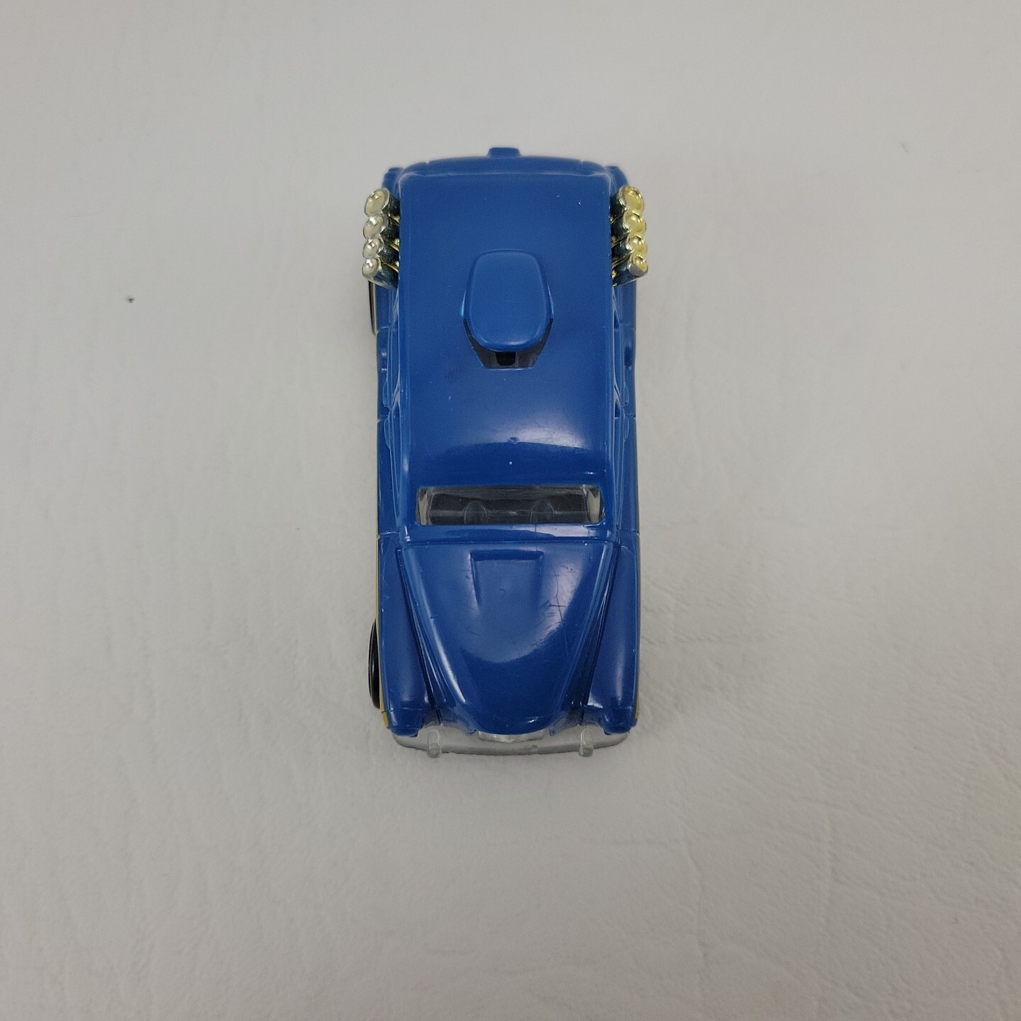 Hot Wheels 2005 Cockney Cab II. Blue, Yellow and White