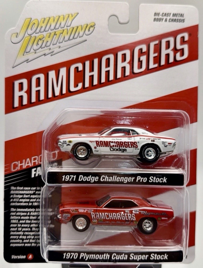 🔥NEW IN BOX Johnny Lightning 2 Pack 1971 Dodge Challenger 1970 Plymouth Cuda🔥