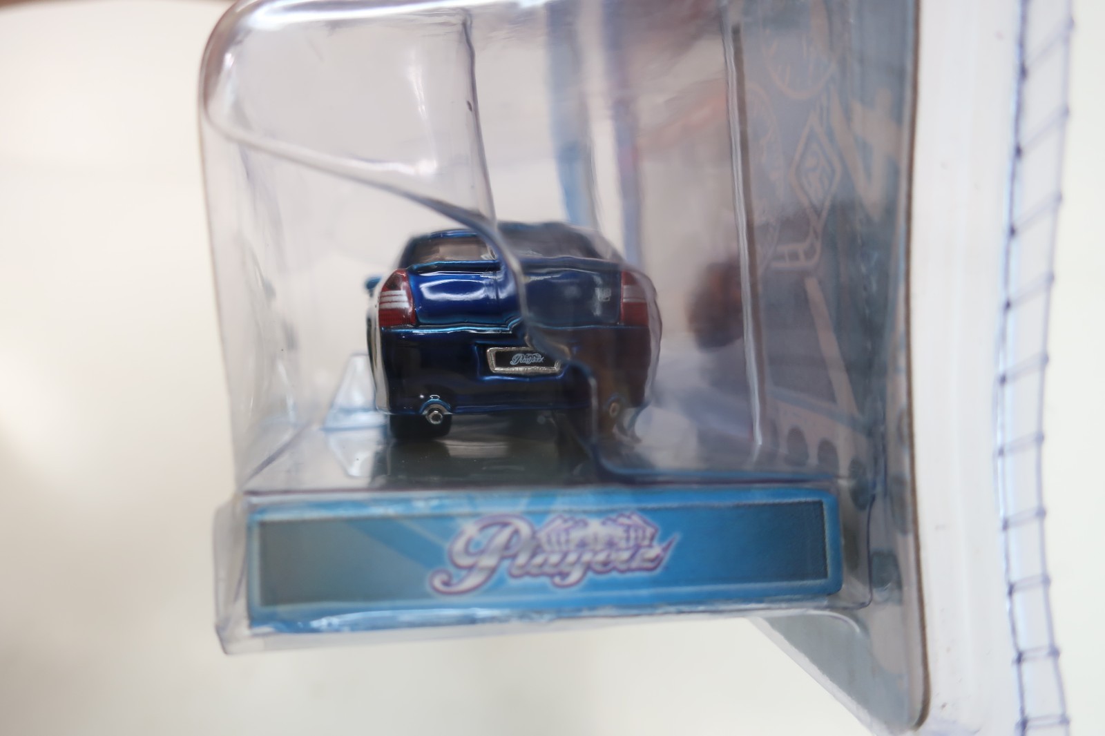Maisto Playerz 1:64 Diecast Blue Chrysler 300C Hemi