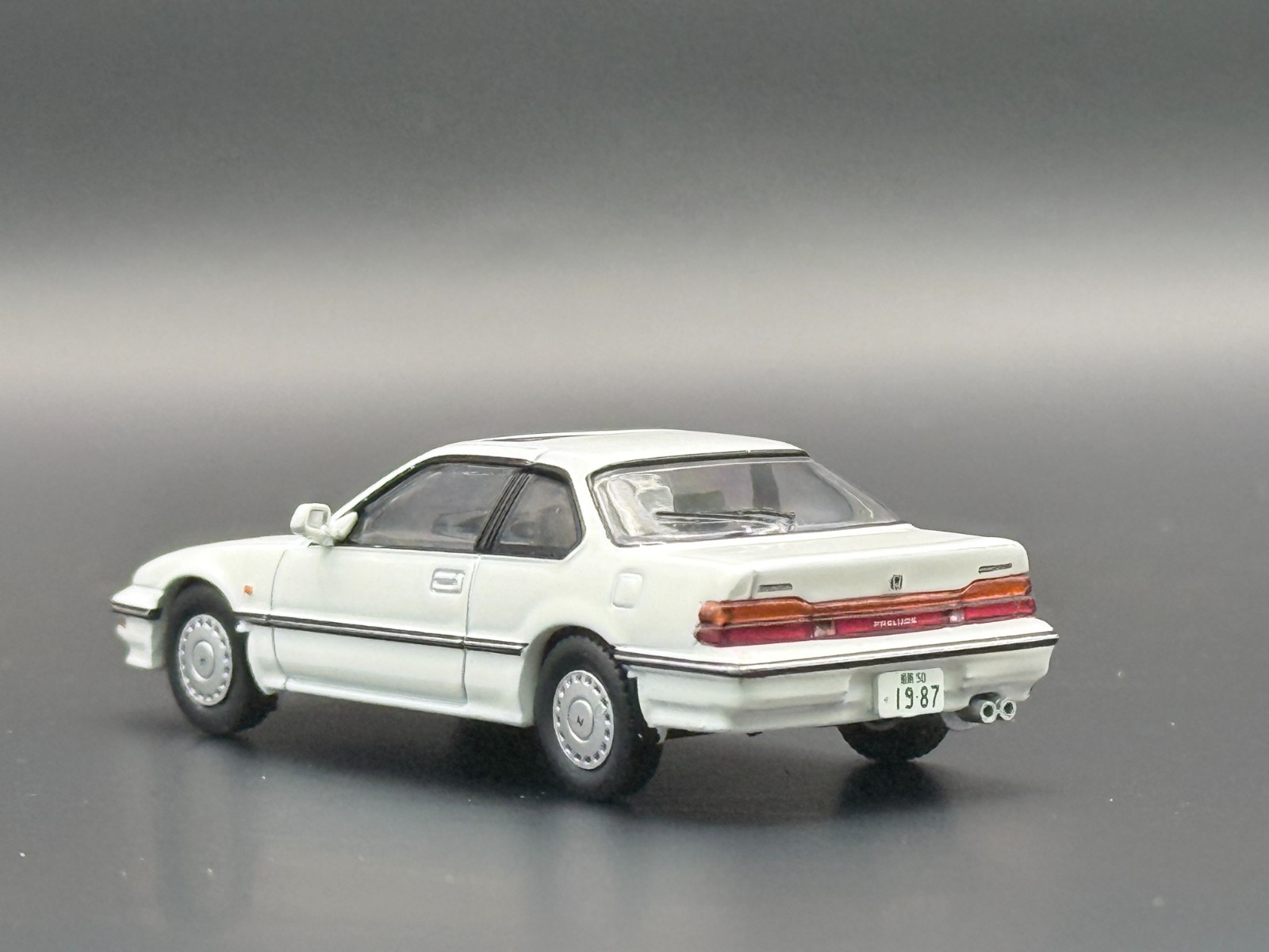 Tarmac Works x J-Collection Honda Prelude BA4 White 1/64