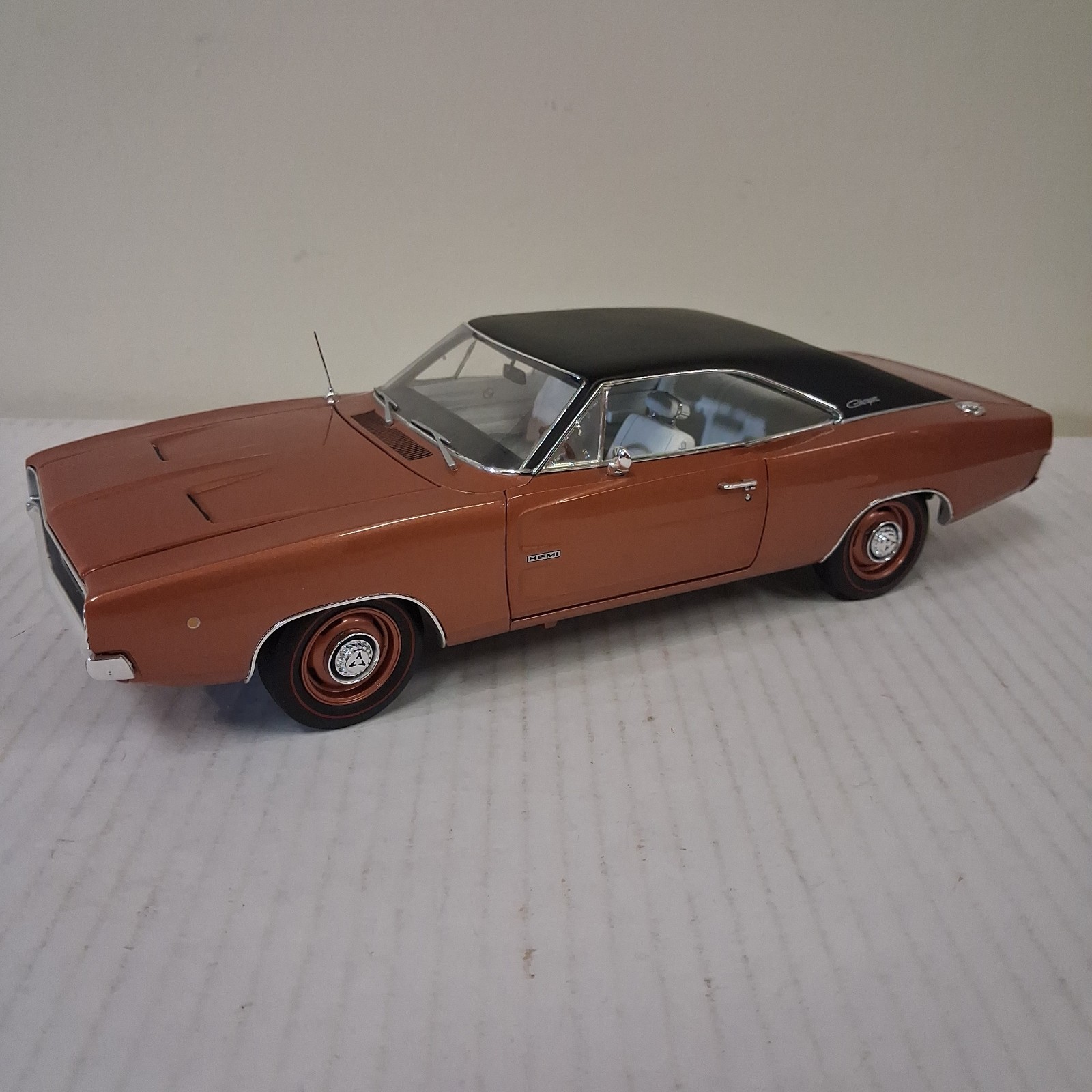 AUTO WORLD 1/18 Diecast BRONZE 1968 DODGE CHARGER R/T SPECIAL 1 OF 1002 Copper