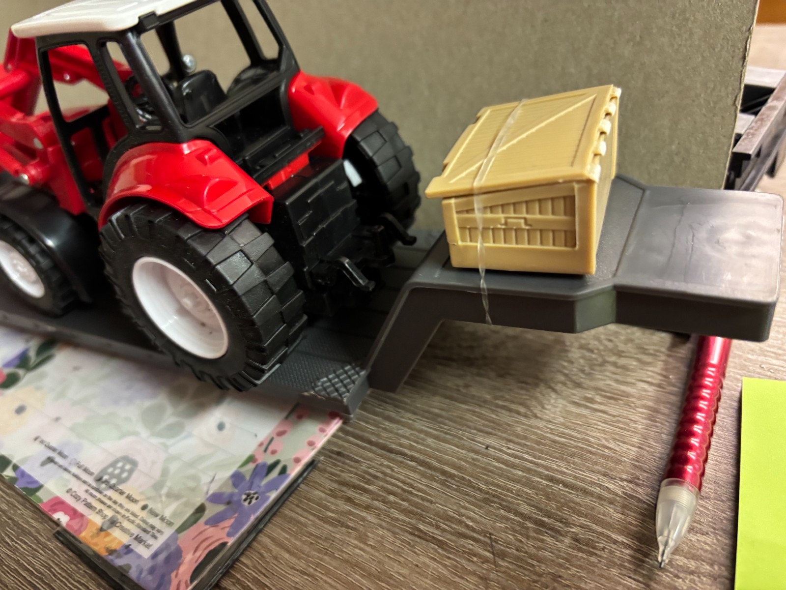 1/32 NEW RAY NEW GRAY LOW BOY W/ TRACTOR ,NO PACKAGING # C 587