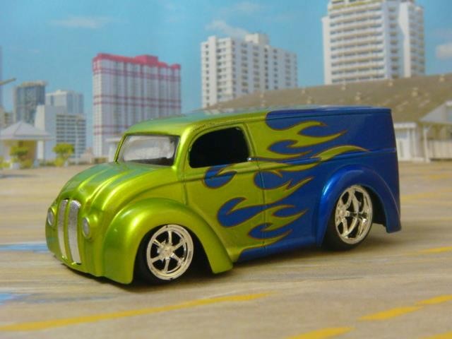 Slammed 1926-1986 Divco V8 Hot Rod Panel Delivey Van 1/64 Scale Limited Edit M