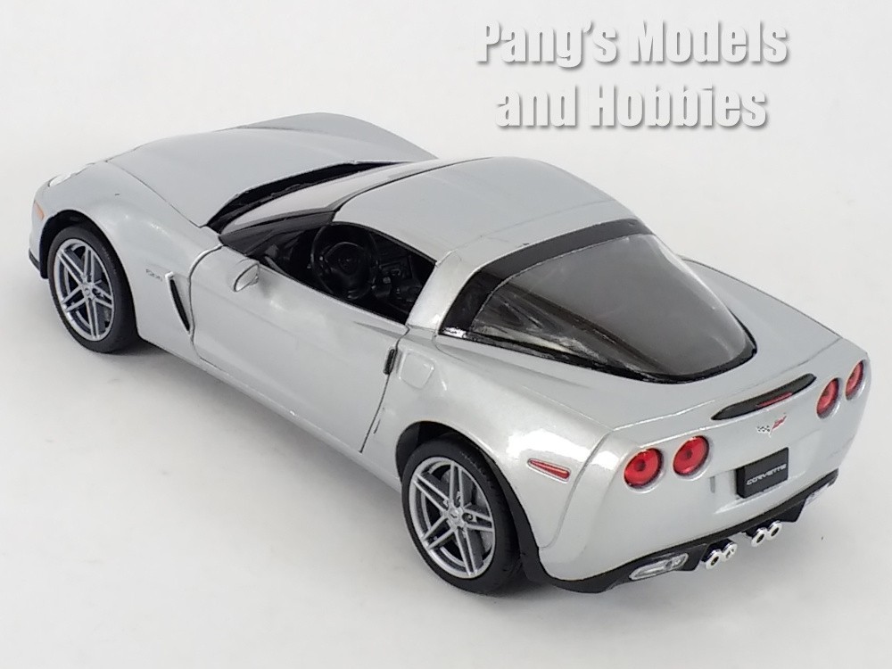 2007 Chevrolet Corvette Z06 C6 1/24 Scale Diecast Model by Welly – SILVER