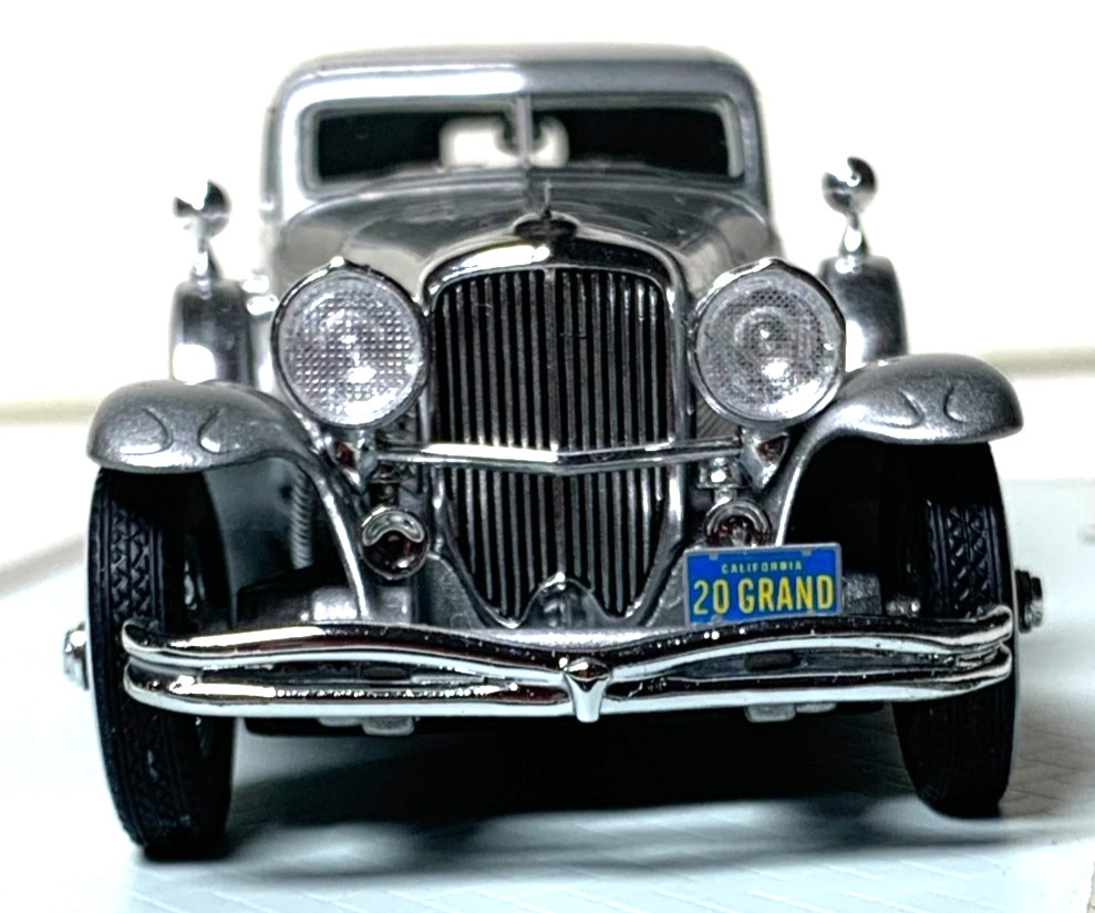 GLM 1933 Duesenberg SJ Arlington Torpedo Sedan 1:24 Scale Inv. #5455