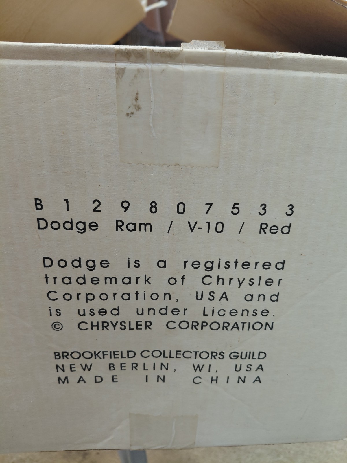 Brookfield Collectors Guild 1:12 Dodge RAM 2500 V-10 Model Pick Up Truck MIB