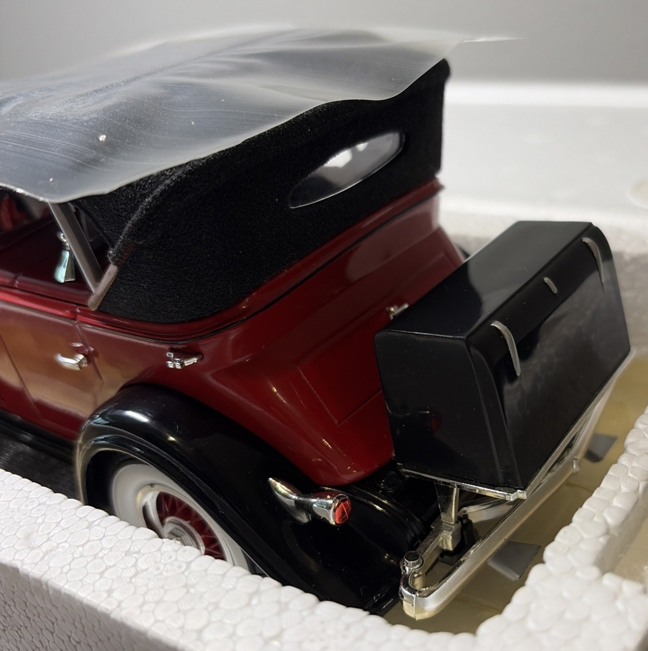 1932 Cadillac v-16 1:18 Scale Diecast Car Ertl Hamilton New In Box W Cert. Rare