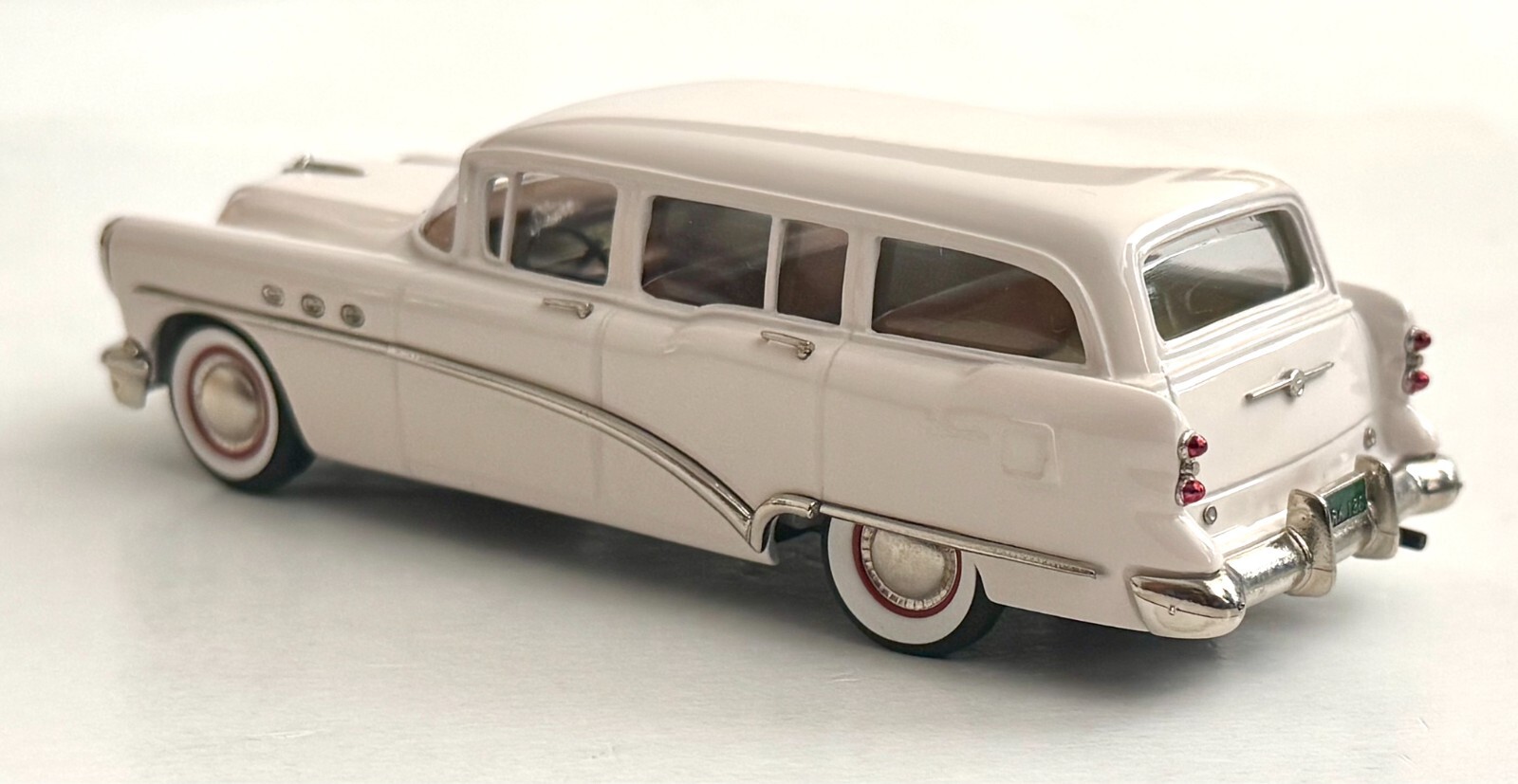 Brooklin BRK.186 – 1954 Buick Special Four-Door Station Wagon – Casino Beige