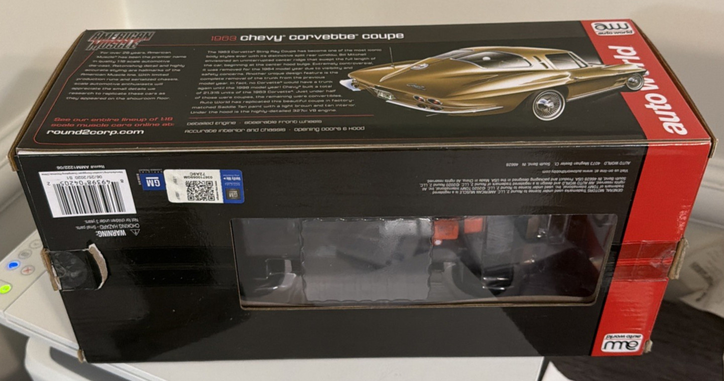 AW 1:18 AUTO WORLD- 1961 CHEVY CORVETTE COUPE DIE-CAST METAL