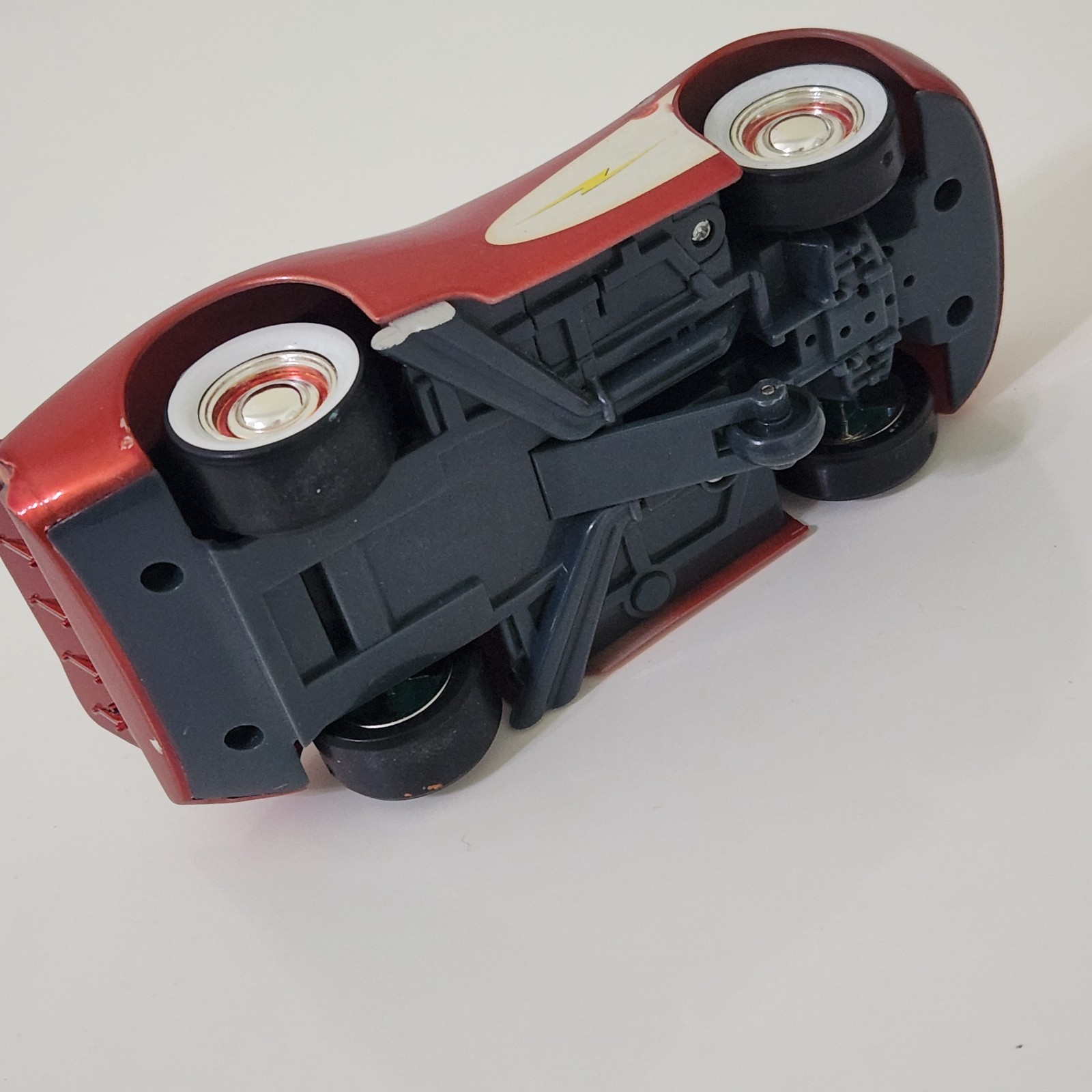 Disney Store Cars Cruisin’ Lightning McQueen Talking Pullback Wheelie Action 6″
