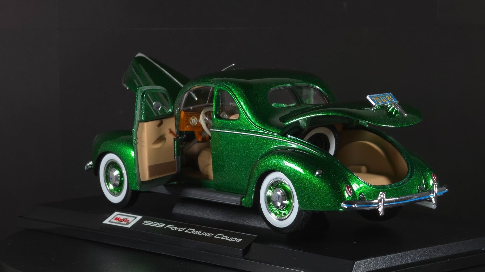 1939 Ford Deluxe Coupe 1:18 Maisto Exclusive Style Special Edition – Green