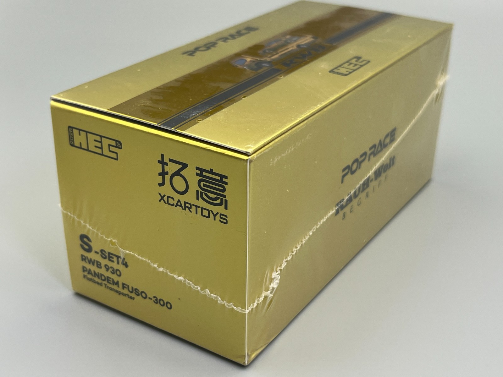 RWB 930 and Transporter Gold Porsche 911 HEC 2026 Exclusive Poprace 1/64 scale