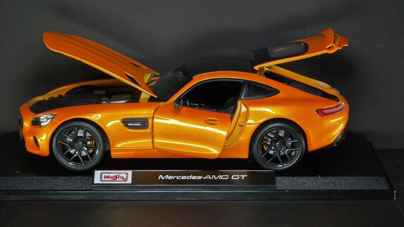 Mercedes-AMG GT 1:18 Maisto Exclusive Style Special Edition – Orange