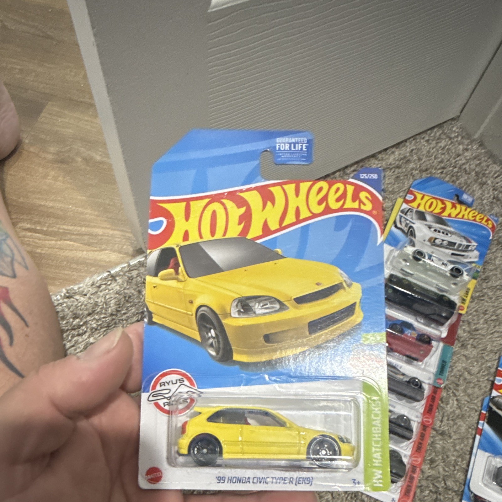 Hot Wheels Honda Civic Type R (EK9) 1999 Yellow Diecast Car 1:64 Unopened