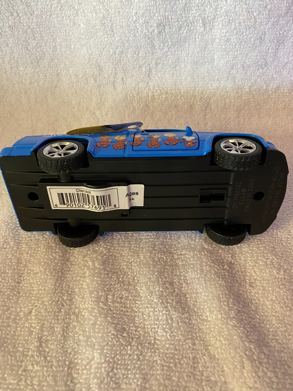 PEANUTS 5″ die-cast pull-back truck pickup SNOOPY new