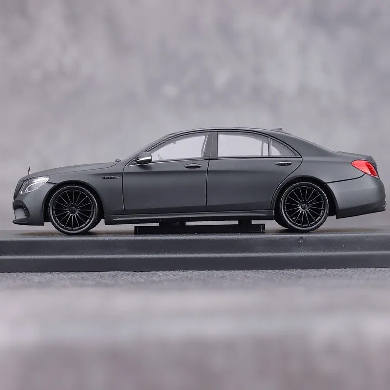 King 1:64 Matte Black AMG S65 W222 Luxury Sports Model Diecast Metal Car