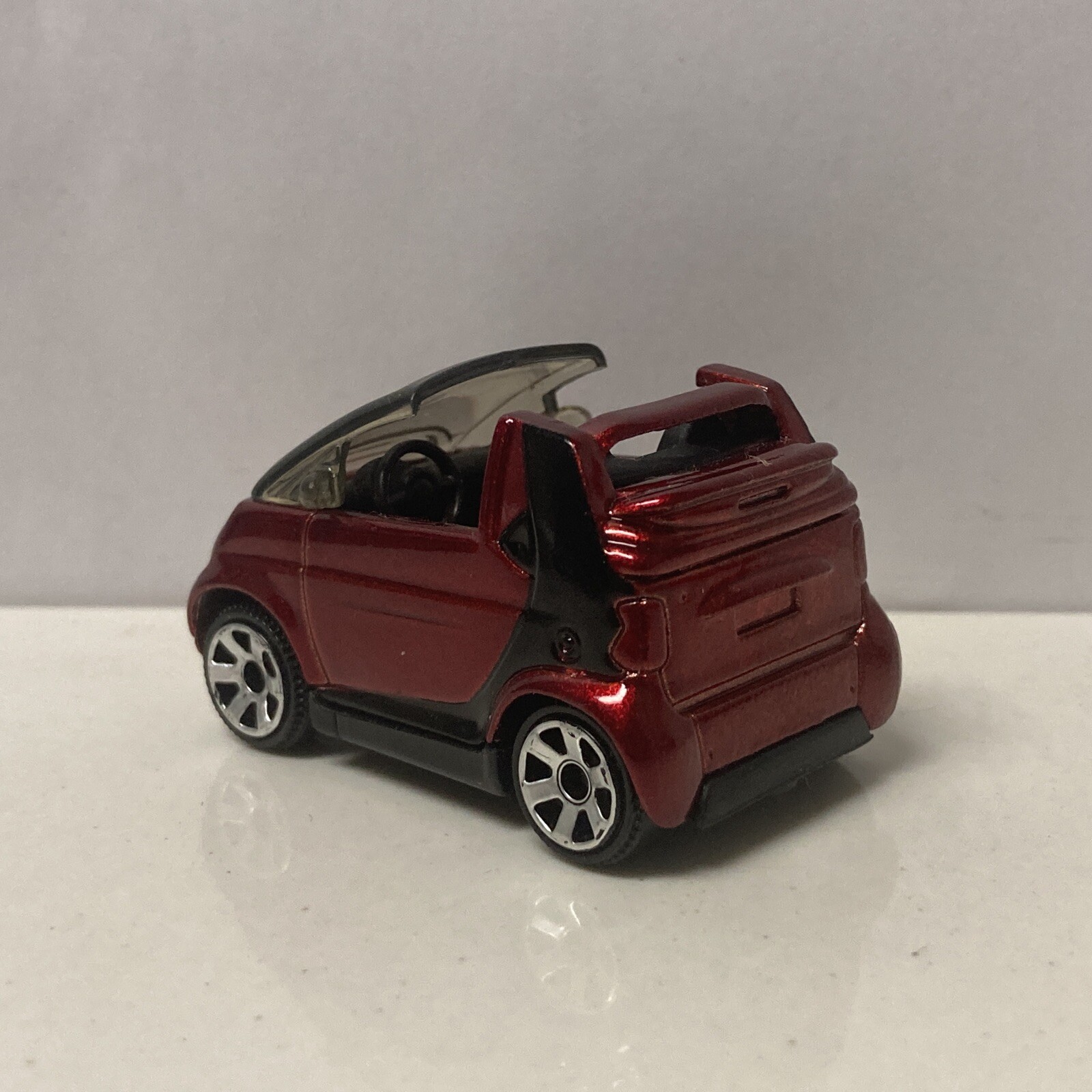 1998-2007 Smart Fortwo Coupe Collectible 1/64 Scale Diecast Diorama Model