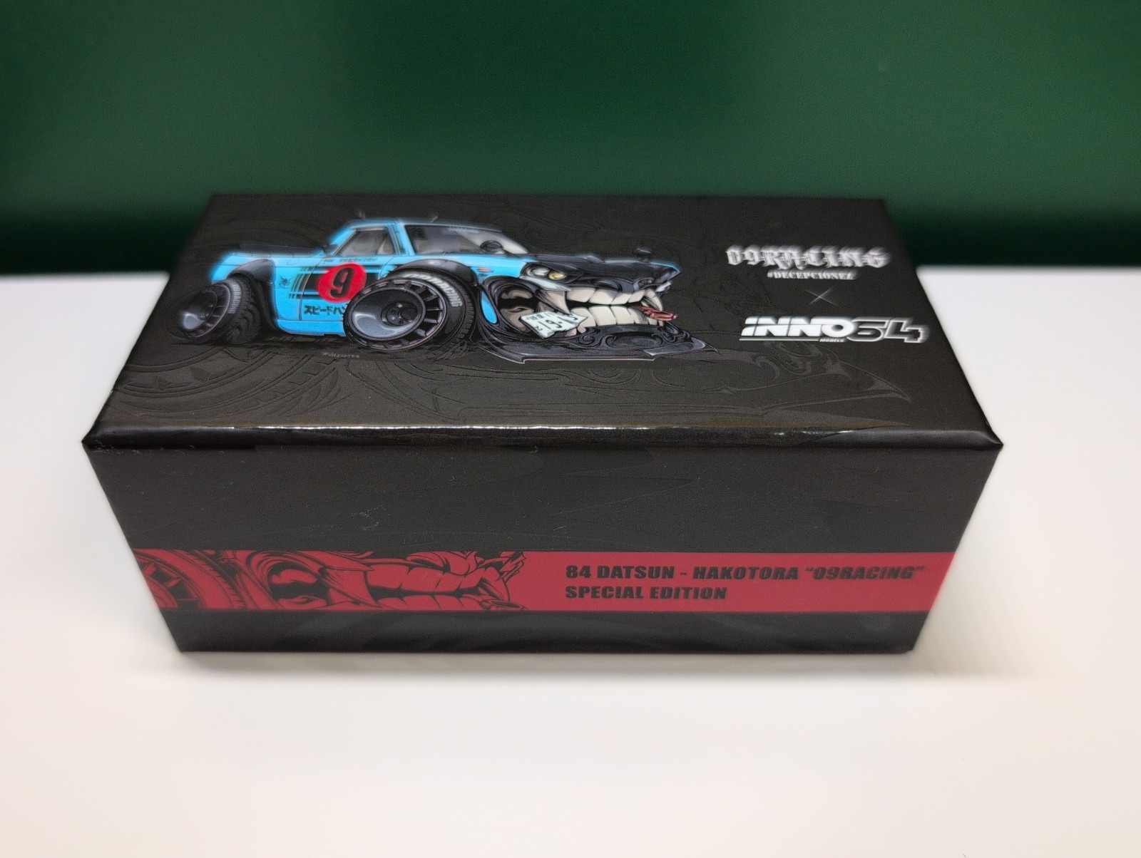 1:64 INNO64 Datsun Hakotora 09 Racing Decepcionez