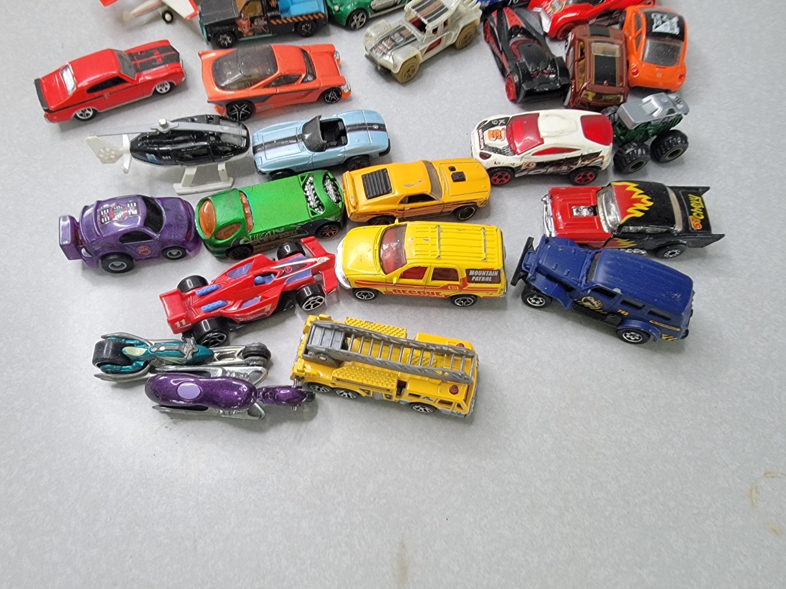 Matchbox Hot Wheels Cars Mixed Lot 90s to Current Die Cast Trucks Planes Used