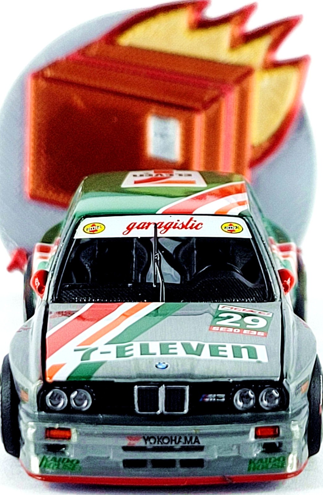 Kaido House x Mini GT BMW M3 E30 Larry Chen V1 7-Eleven KHMG217 🟥🟩⬜ CHASE 🏆