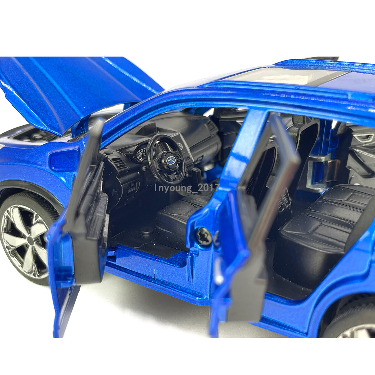 1:30 Subaru Forester Model Toy Car Diecast Toy Vehicle Toys for Boys Gifts Blue