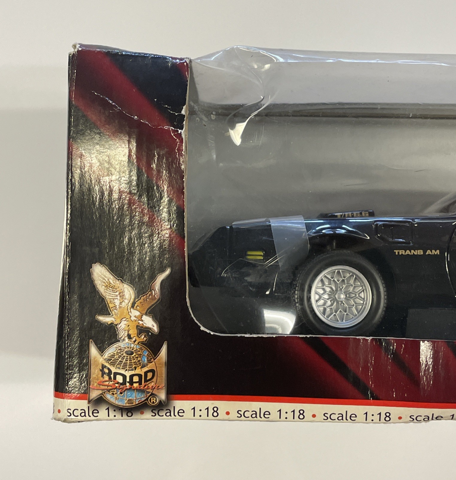 (G526) Road Signature 1:18 1979 Pontiac Firebird Trans Am Black Gold Diecast Car