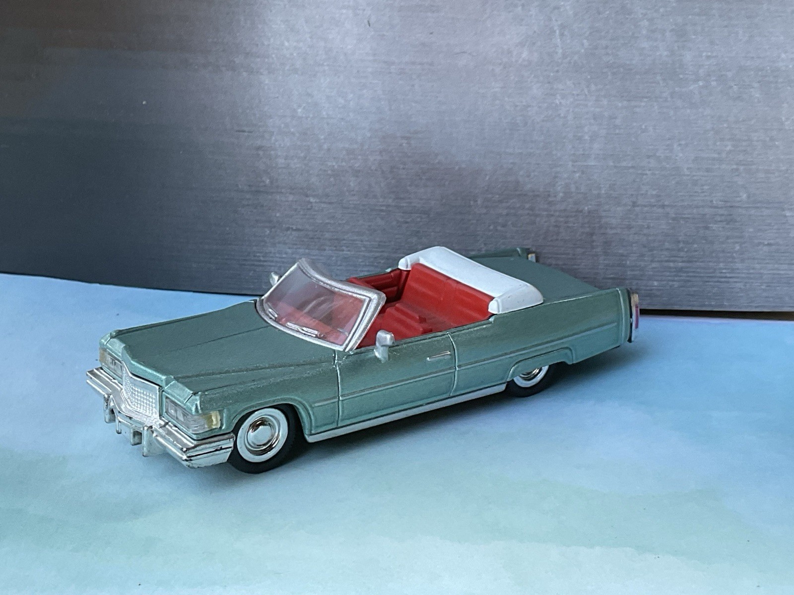 New Ray 1976 CADILLAC Coupe DeVille Convertible CADDY 1:43
