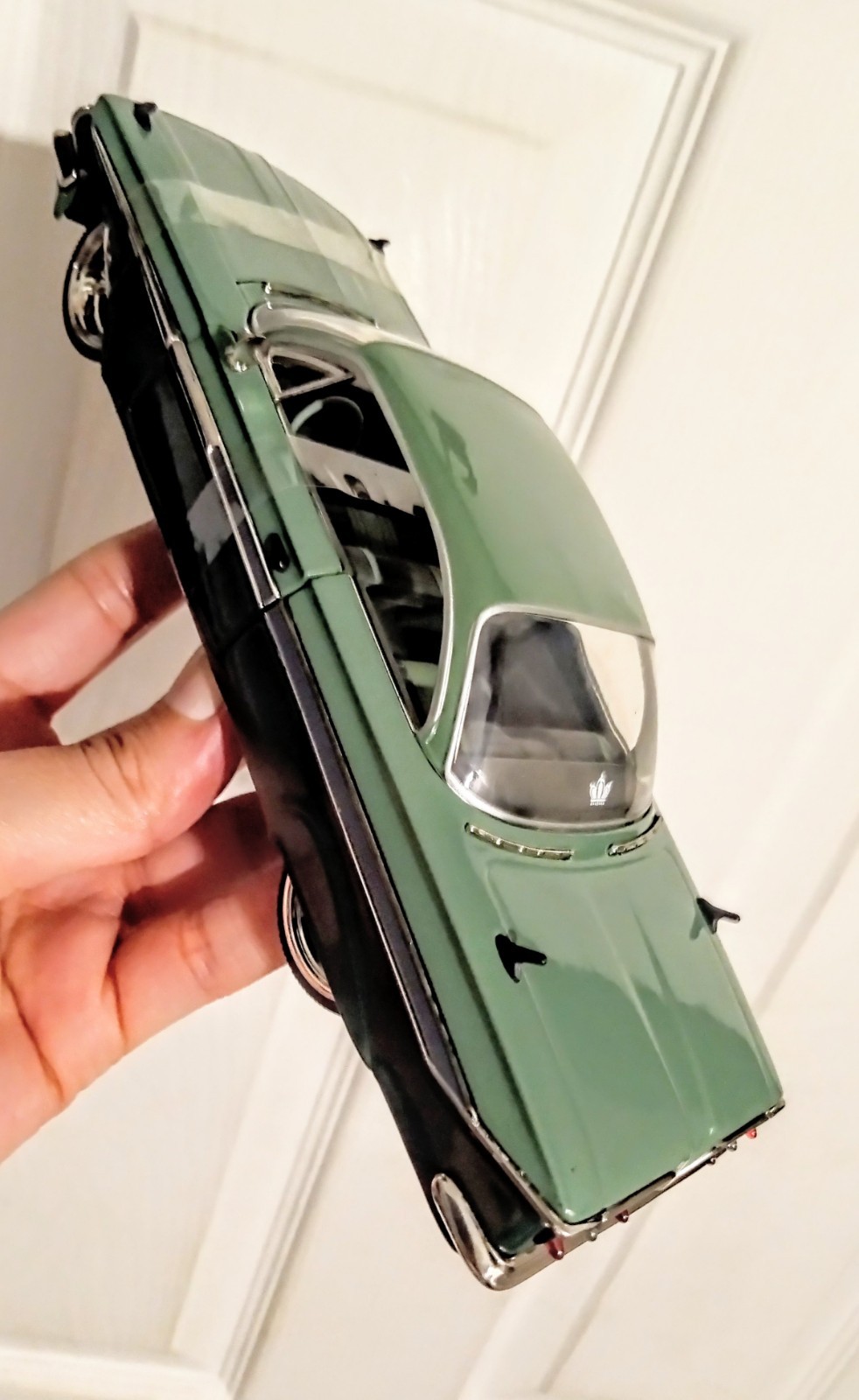 Jada Toy Collectors Club 1:24 Scale 1961 Chevy Impala Model Green Diecast Loose