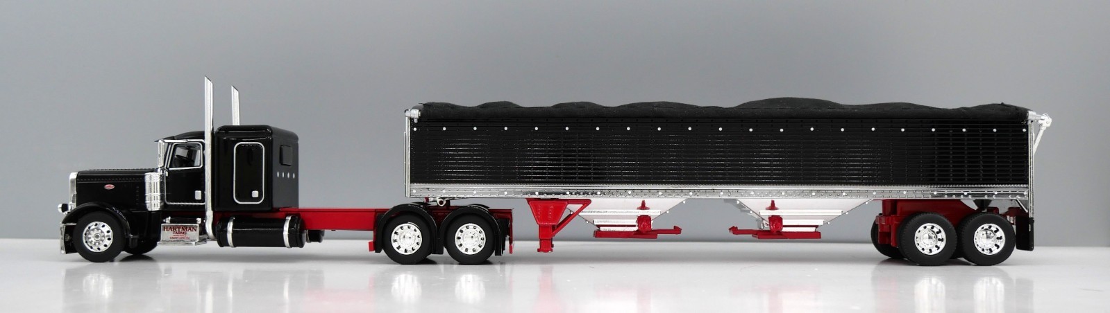 DCP 1/64 American Dream Hartman Peterbilt 389 Wilson Grain 60-2274 Farm Toy